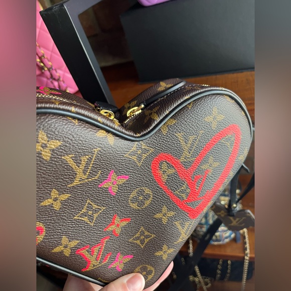 Louis Vuitton Limited Edition Heart Bag - Picture 8 of 12
